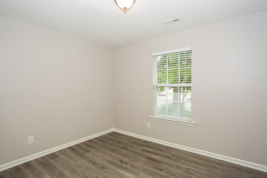 Building Photo - 11119 Amberglades Ln