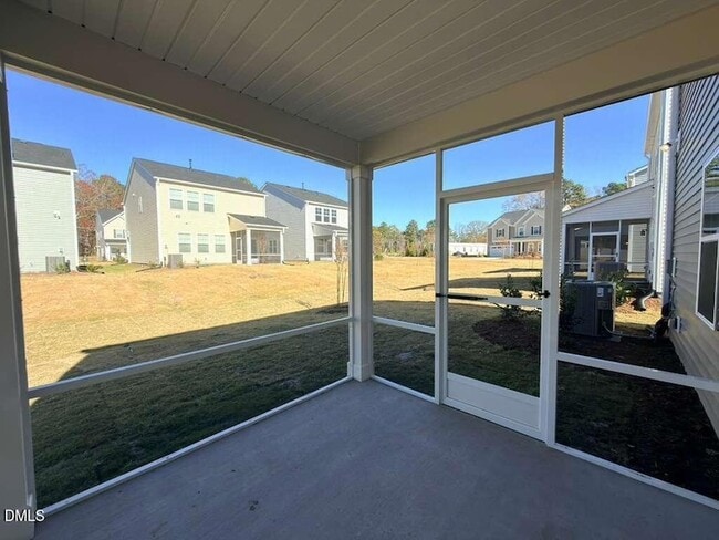 Building Photo - 2008 English Saddle Ln