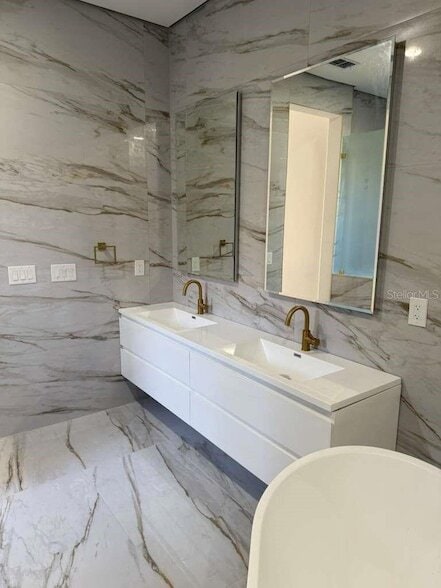 Building Photo - 1916 Merlot Dr