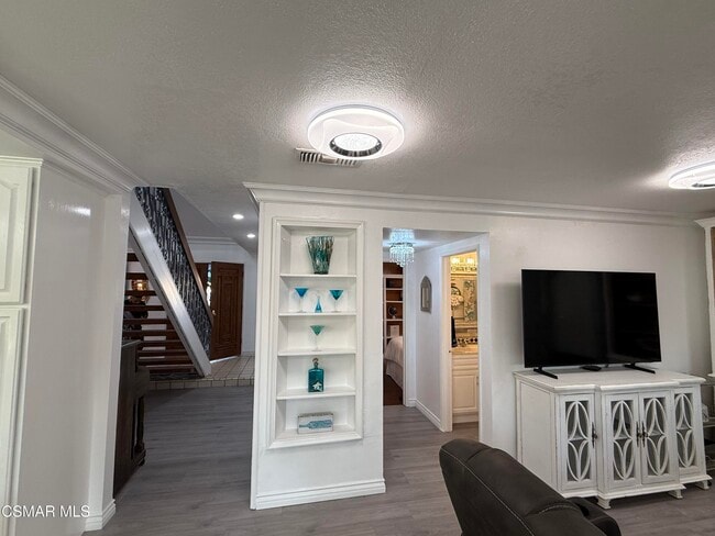 Building Photo - 379 S Greenway Ave