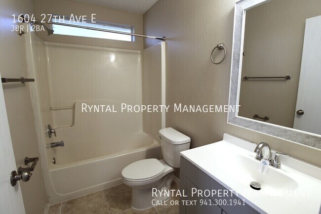 Building Photo - 1604 27th Ave E