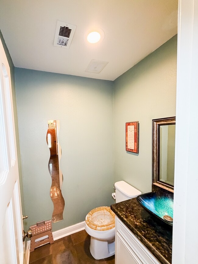 Building Photo - 10723 Elmdale Dr