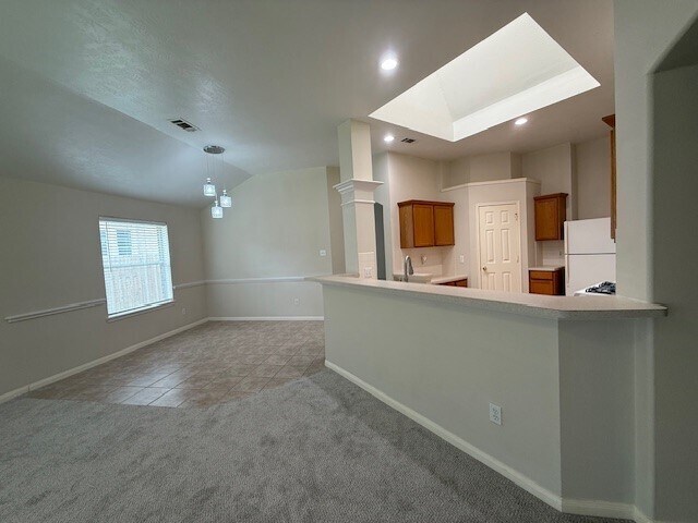 Building Photo - 6022 Mettler Ln