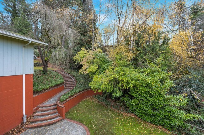 Building Photo - Seward Park