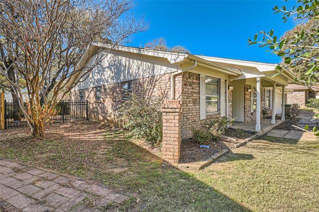 Building Photo - 808 Stratford Dr