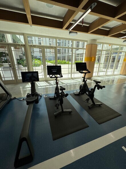 Building Photo - 264 NW 31st St