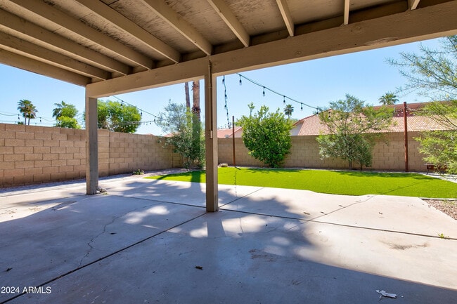 Building Photo - 1945 E Velvet Dr