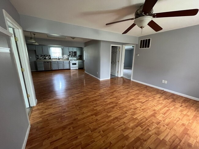 Building Photo - 3 bedroom 2 bath in Jerseyville