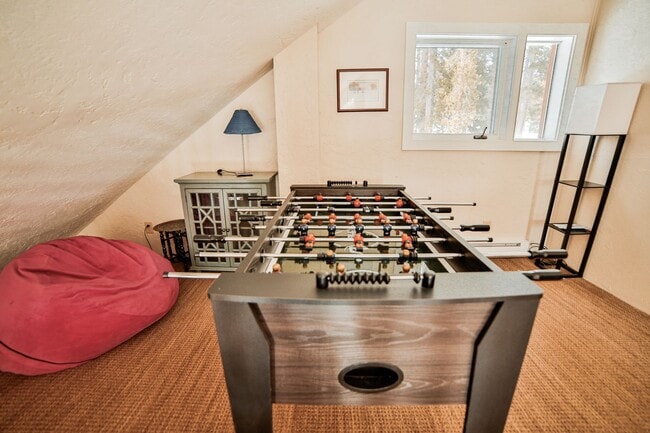 Building Photo - Cabin on Peak 7! 2bed plus loft!  Hot tub!