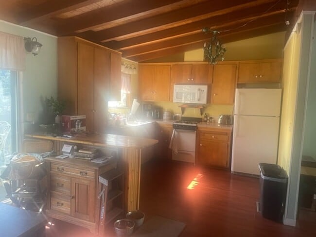 Building Photo - Level Entry 2 bedroom 2 bath