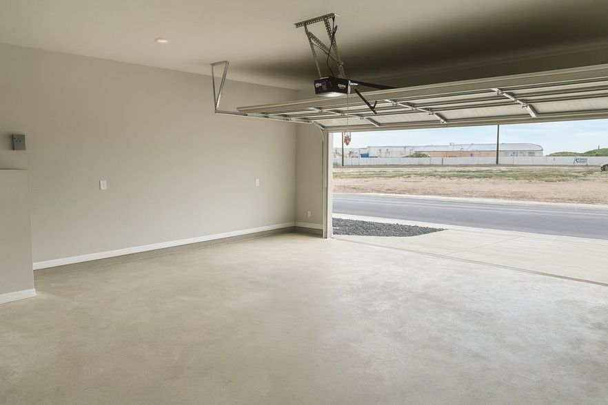 Building Photo - 463 Nespral Dr