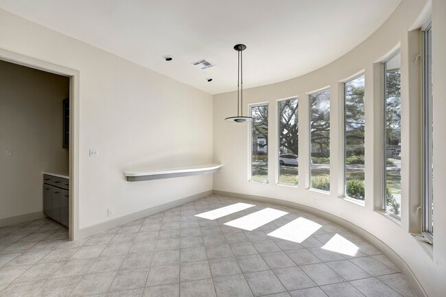 Building Photo - 5304 Braeburn Dr