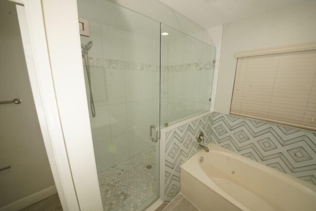 Building Photo - 5095 Rambler Rose Way