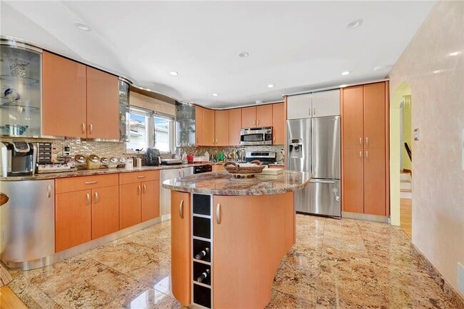 Building Photo - 24 Purdue Ct