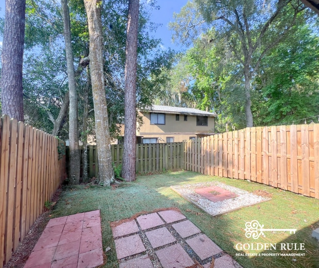 Building Photo - 4433 SW 21st Ln