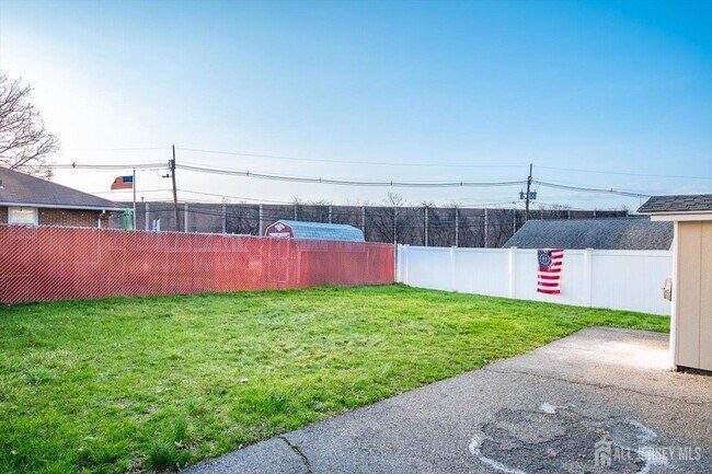 Building Photo - 36 2nd Ave