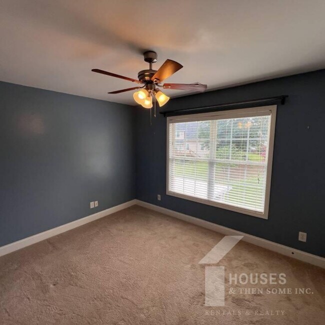 Building Photo - 606 Mattie Ln