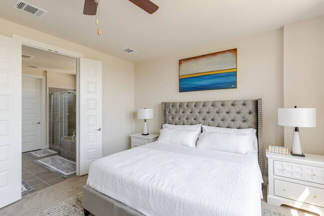 Building Photo - 810 Resort Dr