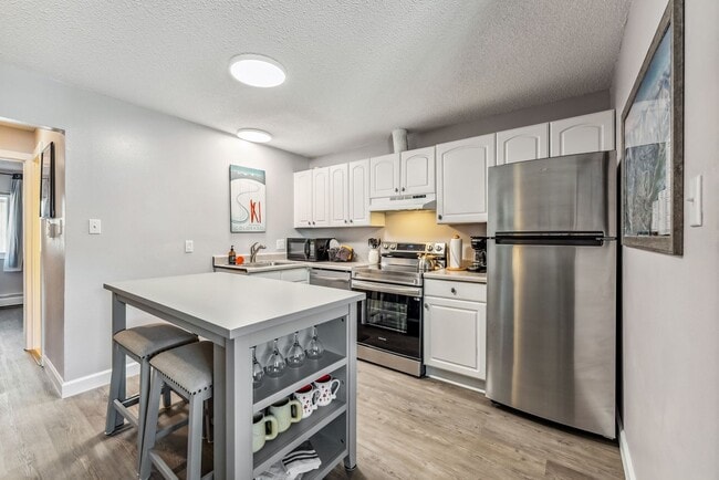 Building Photo - 412 S. Main, unit 113