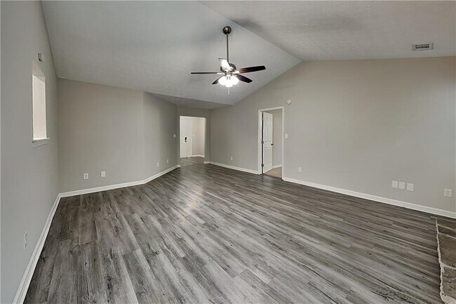 Building Photo - 40 Colton Dr