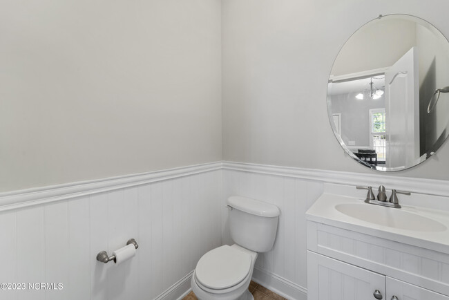 Building Photo - 270 Silver Hills Dr