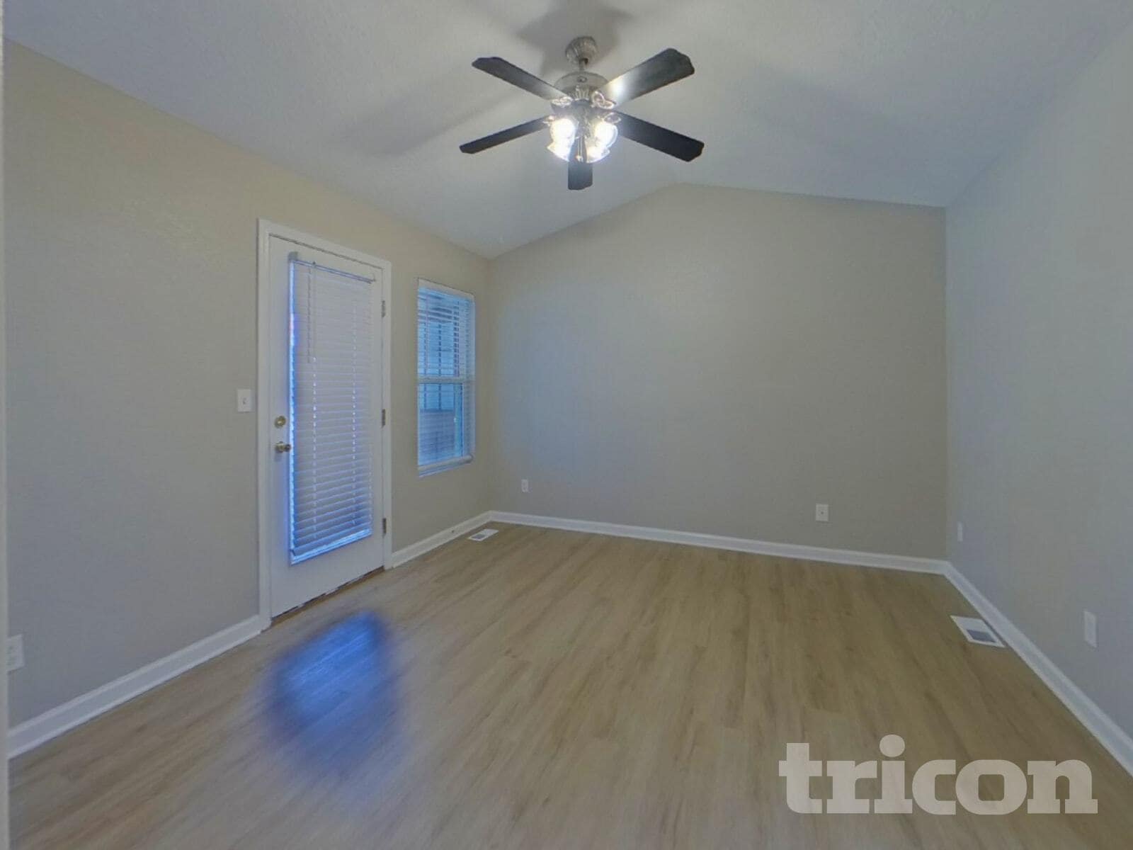 Building Photo - 4200 Laurel Dr