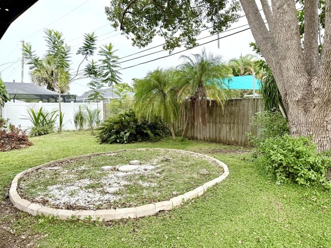 Building Photo - Charming updated 3Bedrooms 1Bath Home in p...