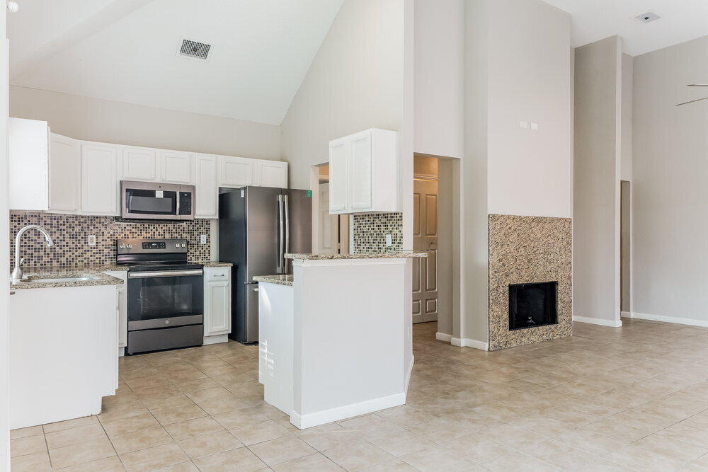 Building Photo - 7608 Honeybee Ln