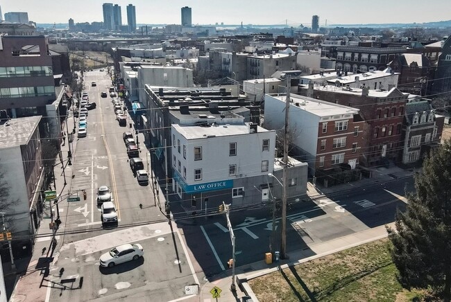 Building Photo - 559 Newark Ave