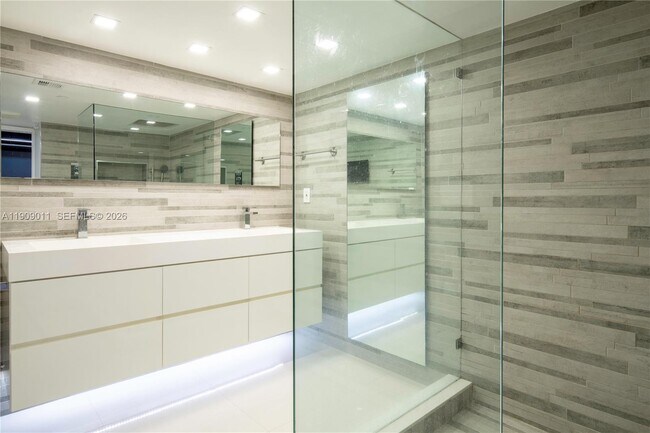 Building Photo - 4000 Towerside Terrace