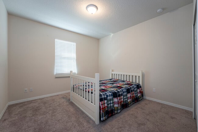 Building Photo - 8100 Summerlake Groves St