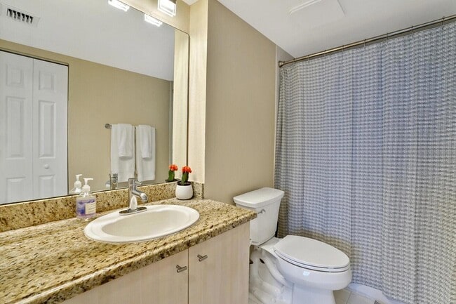 Building Photo - 1801 N Flagler Dr