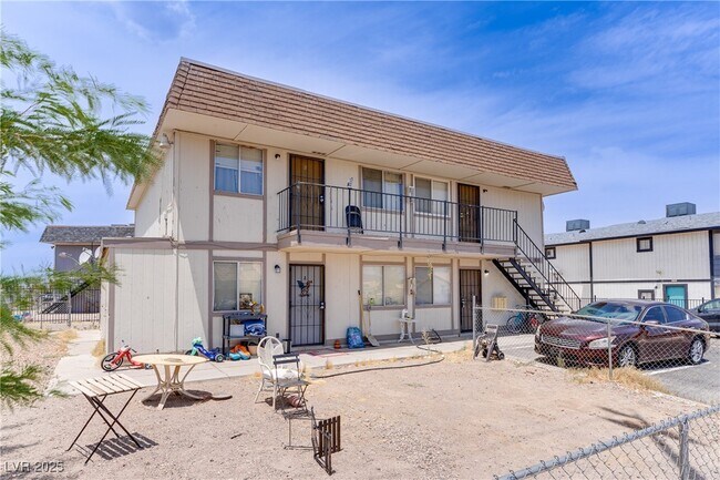 Building Photo - 805 Palo Verde Dr