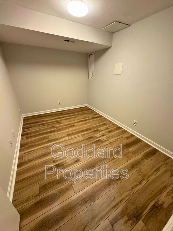 Building Photo - 10 Hamlet Dr