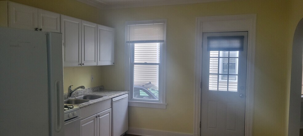 Building Photo - 423 Meigs St