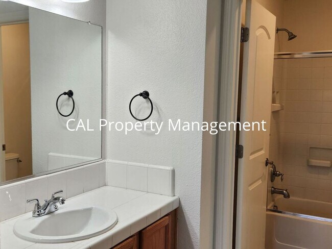Building Photo - Upper-Level 2 Bed / 2 Bath Condo in Gated North Salinas Community | 932 sq ft