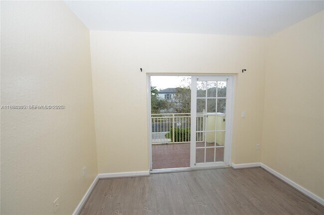 Building Photo - 174 NE 32nd Terrace