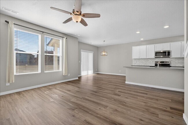 Building Photo - Luxury & Convenience: Newer 4 Bedroom, 2.5 Bath N. Meridian Home