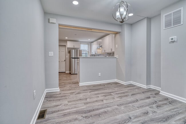 Building Photo - Woodward St