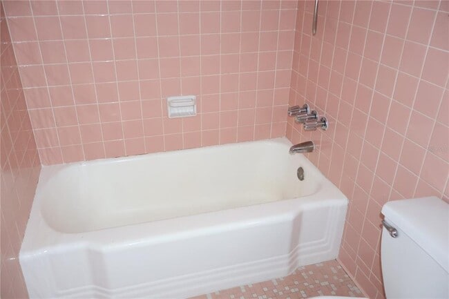 Building Photo - 3017 W Euclid Ave