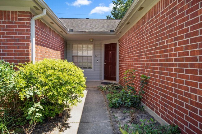Building Photo - 5211 Roserock Ln
