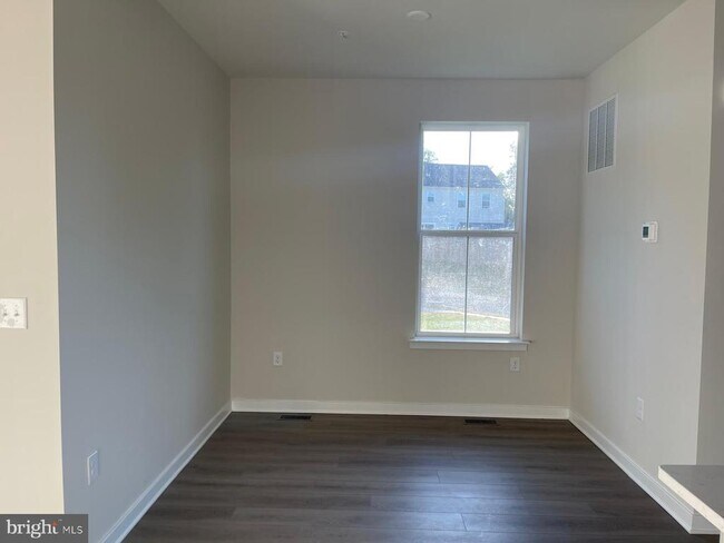 Building Photo - 130 Victor Dr