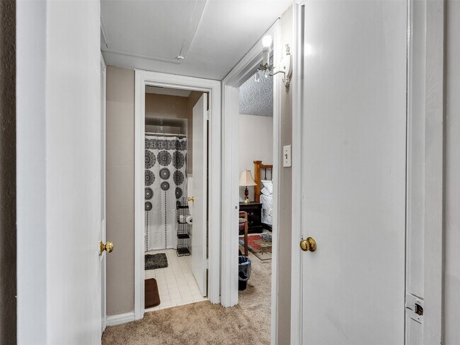 Building Photo - 2601 Bellefontaine St