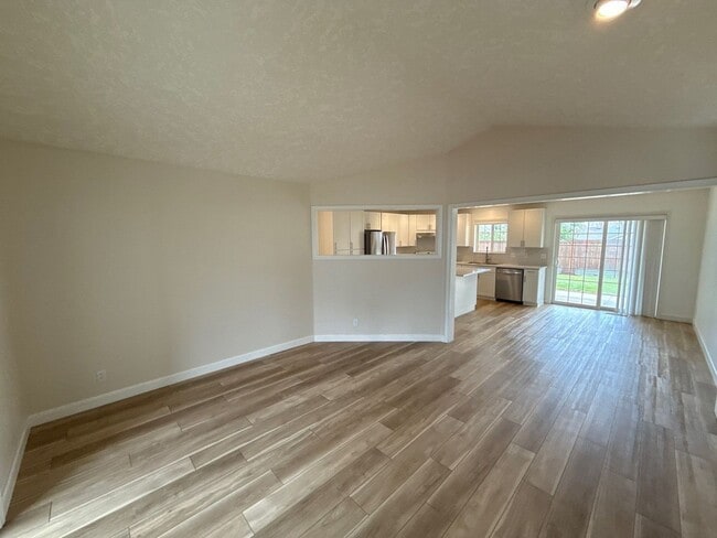 Building Photo - 5512 Murray St SE