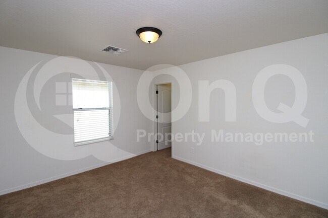 Building Photo - 3939 E Edna Dr