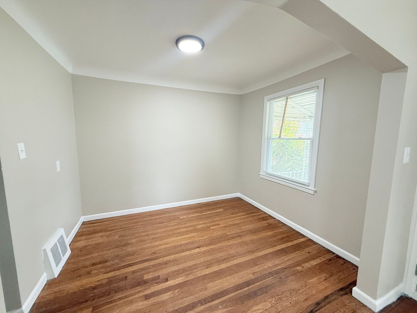 Building Photo - Fully Renovated 3-Bedroom Home – Move-In R...