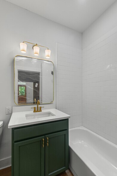 Building Photo - 142 S Broad St