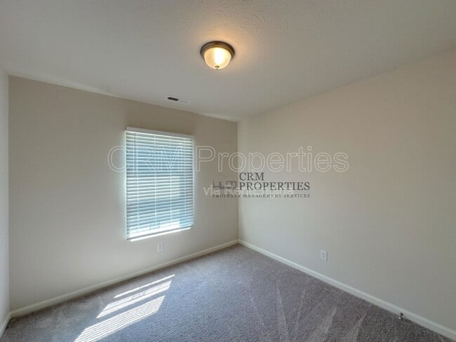 Building Photo - 1138 Deer Trail