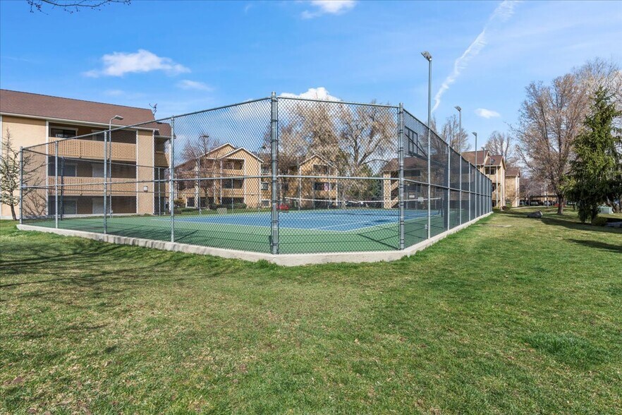 Building Photo - 1285 E Ridge Meadow Ln