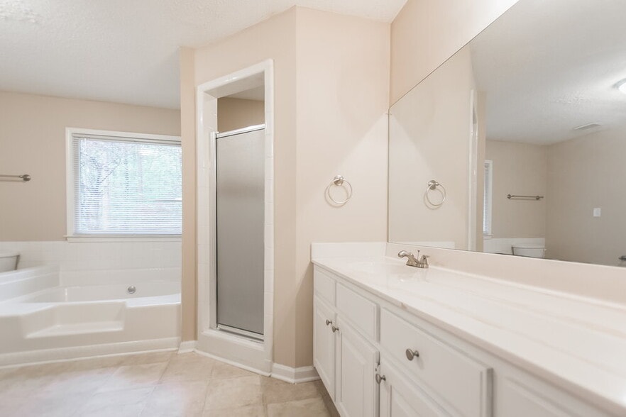 Building Photo - 3539 Pine Grove Dr